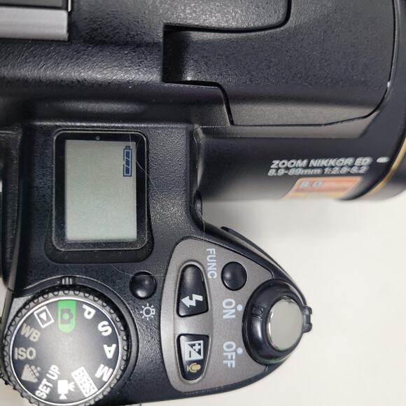 NIKON Coolpix E8800 VR 10x 8MP Camera Bundle Case, Card, Remote, 2 Batt's, More! - Picture 5 of 9